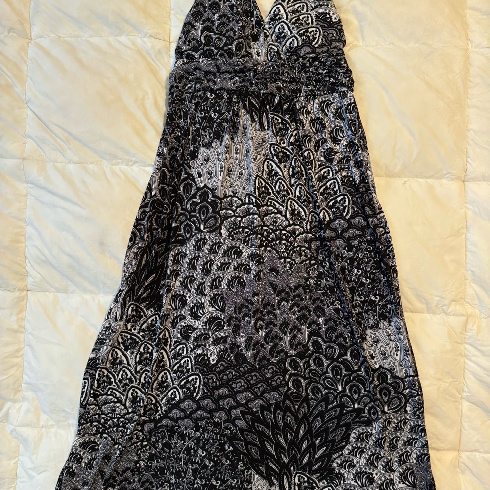 Elegant Black and White Patterned Dress